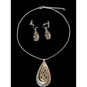 Clip on matte silver and gold cutout flower teardrop pendant necklace set